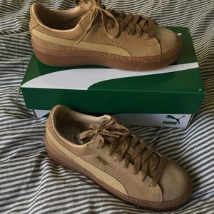 Suede platform Puma women's sneakers